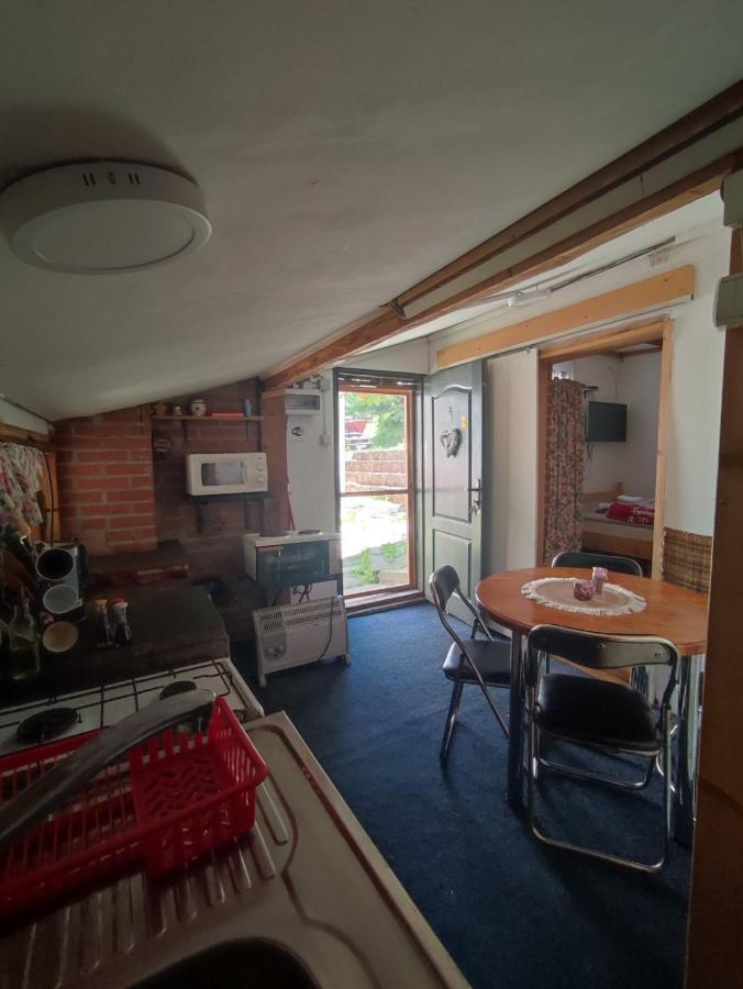 Apartamento Zimska Idila Crni Vrh Exterior foto