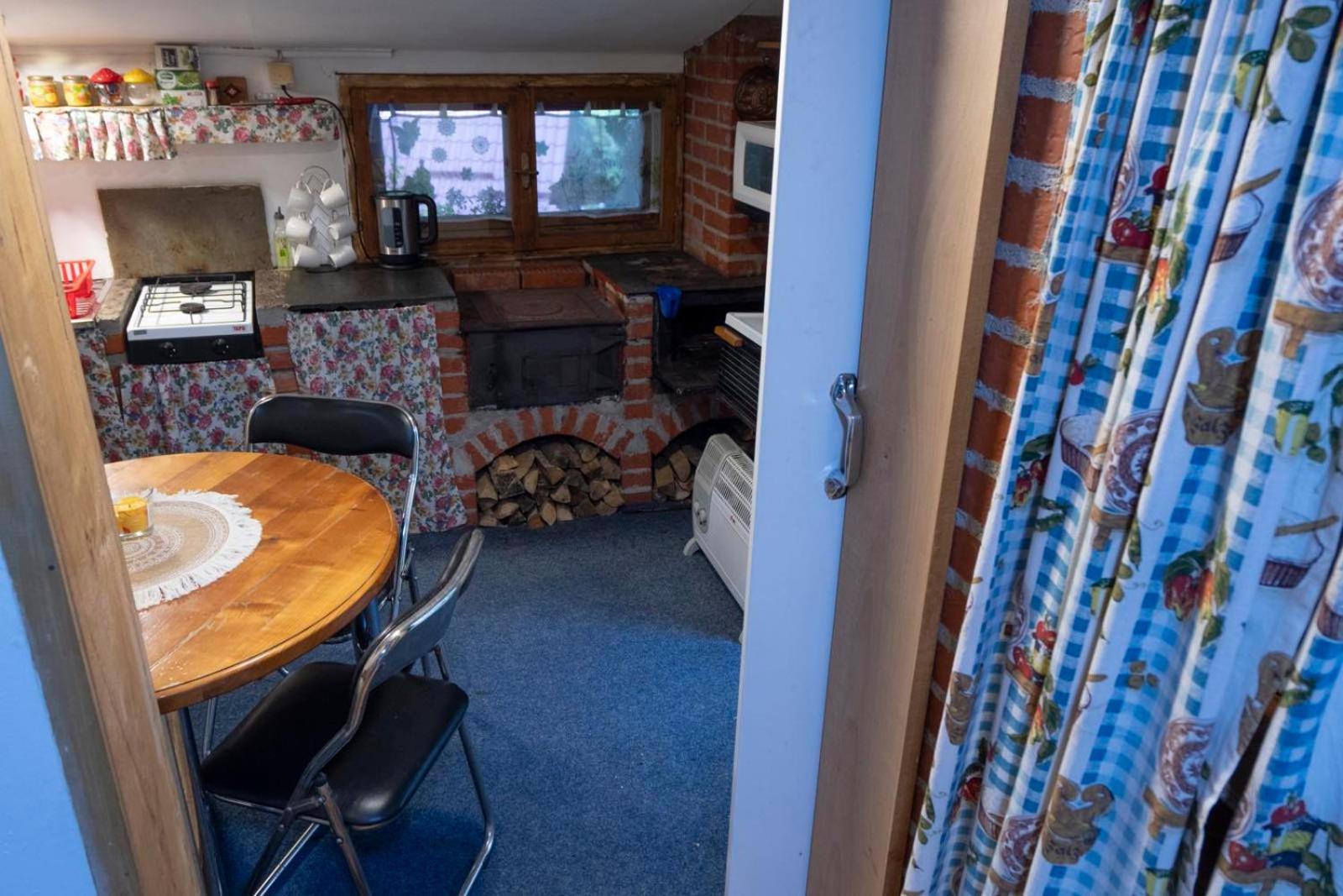 Apartamento Zimska Idila Crni Vrh Exterior foto